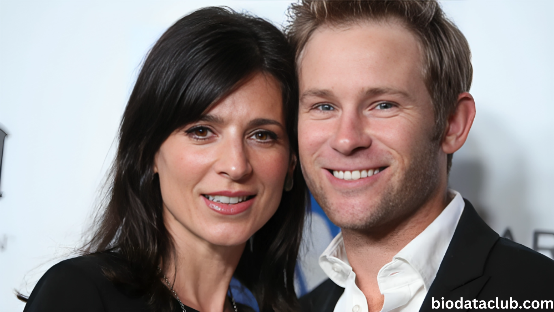 Perret Reeves Perrey Reeves: Inspiring Bio, Personal History 2025